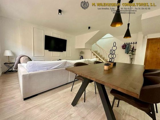 Foto 1 de Dúplex en venda a calle Manuel Gonzalez de 3 habitacions amb balcó i aire acondicionat