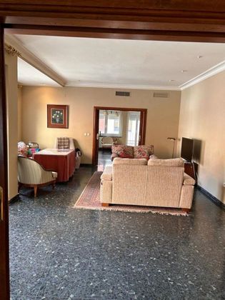 Foto 2 de Pis en venda a Santa Marina - La Paz de 6 habitacions amb terrassa i garatge