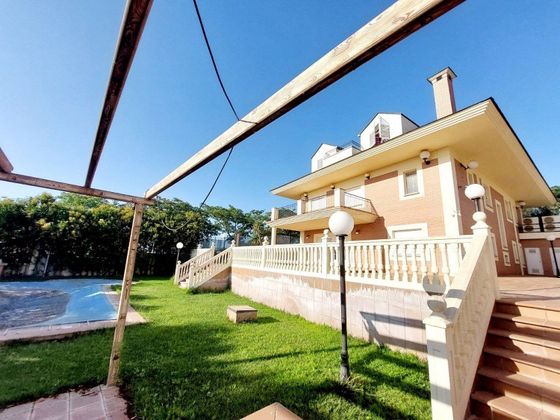 Foto 1 de Venta de casa en Las Vaguadas - Urb. del Sur de 6 habitaciones con terraza y piscina