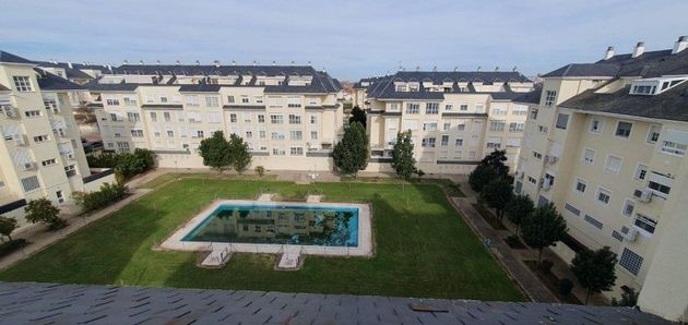 Foto 2 de Dúplex en venda a Avda. Elvas de 3 habitacions amb terrassa i piscina