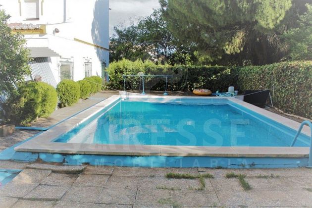 Foto 2 de Xalet en venda a Espartinas de 5 habitacions amb piscina