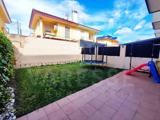 Foto 1 de Casa en venda a Centro - Bormujos de 3 habitacions amb terrassa i piscina