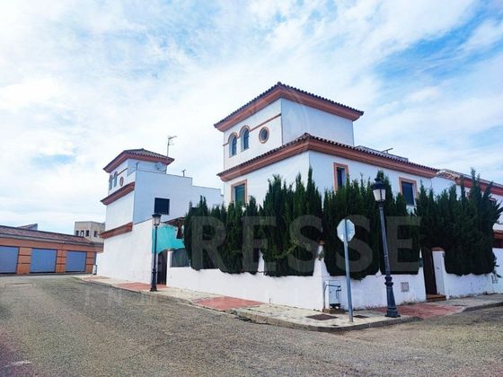 Foto 1 de Casa en venda a Olivares de 4 habitacions amb terrassa