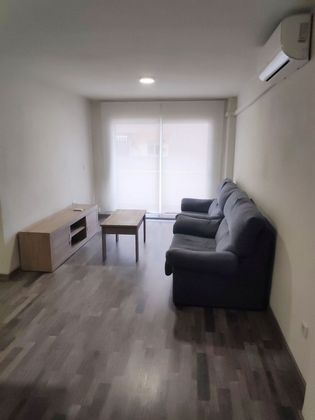 Foto 2 de Alquiler de piso en Camí de Vera de 4 habitaciones con muebles y balcón