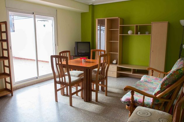 Foto 2 de Piso en alquiler en Benimaclet de 4 habitaciones con terraza y muebles