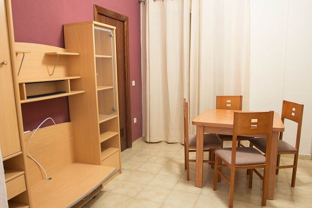 Foto 1 de Piso en alquiler en Benimaclet de 3 habitaciones con muebles y balcón