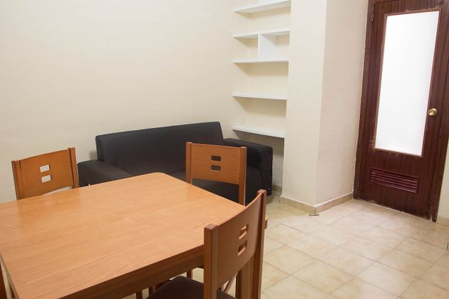 Foto 2 de Piso en alquiler en Benimaclet de 3 habitaciones con muebles y balcón