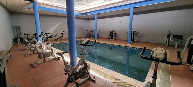 Foto 2 de Edifici en venda a Nueva Alcalá amb piscina