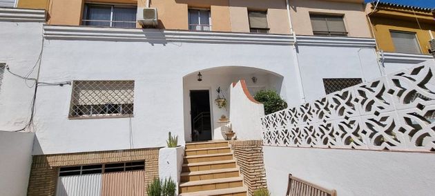 Foto 1 de Casa adossada en venda a Lepanto de 4 habitacions amb terrassa i aire acondicionat