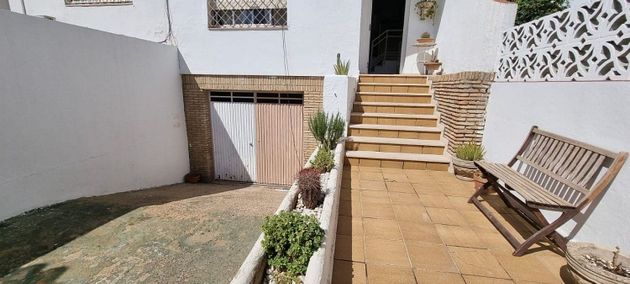 Foto 2 de Casa adossada en venda a Lepanto de 4 habitacions amb terrassa i aire acondicionat