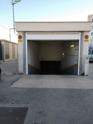 Foto 1 de Garatge en venda a Avda. de Abril. - 9 de octubre de 10 m²