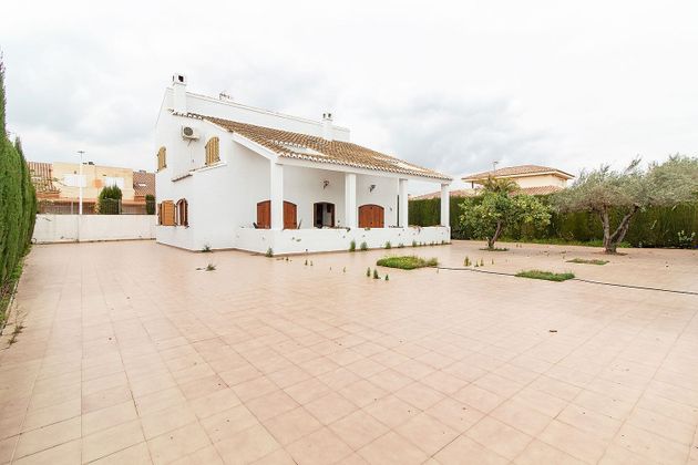 Foto 1 de Casa en venda a calle D'arezzo de 5 habitacions amb terrassa i garatge
