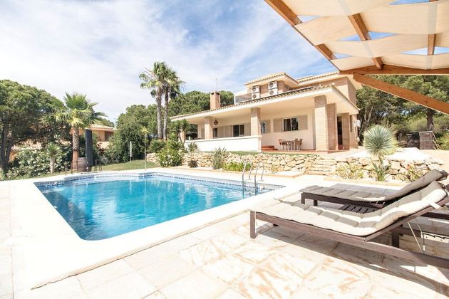 Foto 1 de Xalet en venda a Isla Cristina ciudad de 3 habitacions amb terrassa i piscina