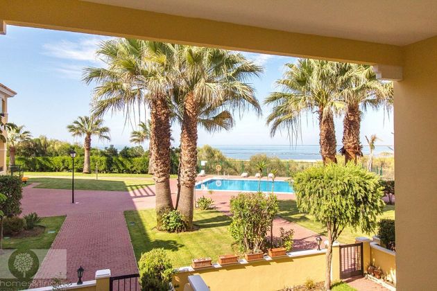 Foto 1 de Dúplex en venda a Isla Canela de 3 habitacions amb terrassa i piscina