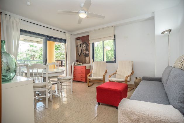 Foto 1 de Piso en venta en calle Antonio Bosque de 2 habitaciones con terraza y piscina