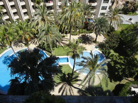 Foto 2 de Piso en venta en El Terreno de 4 habitaciones con terraza y piscina