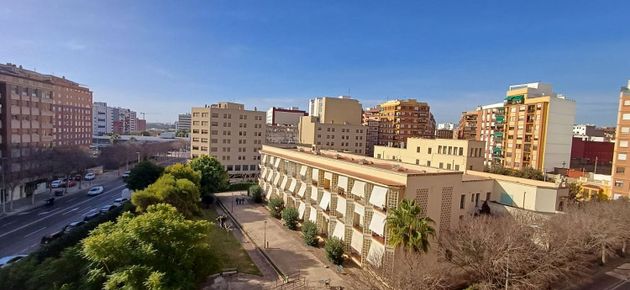 Foto 1 de Alquiler de piso en Centro - Castellón de la Plana de 3 habitaciones con balcón y aire acondicionado