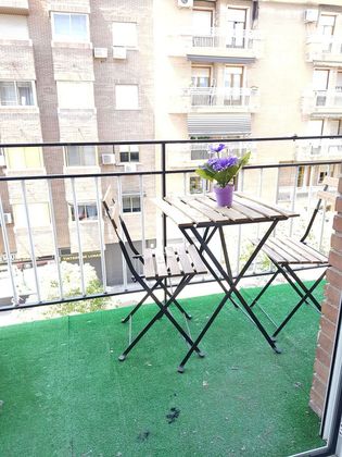 Foto 2 de Pis en venda a calle De Vital Aza de 3 habitacions amb terrassa i mobles