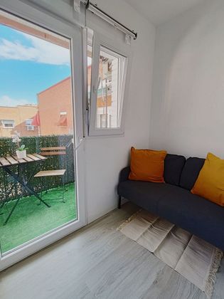 Foto 2 de Piso en alquiler en Canillejas de 2 habitaciones con terraza y muebles