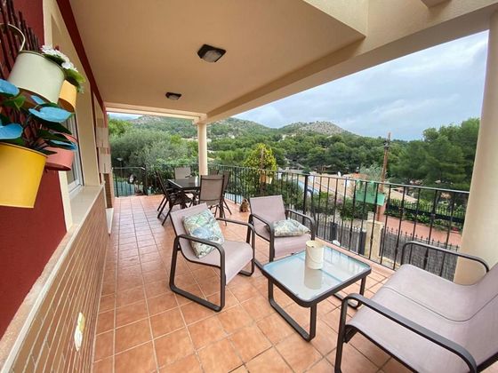 Foto 2 de Chalet en venta en urbanización Urbanización Las Palmas de 4 habitaciones con terraza y piscina