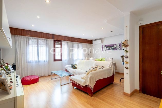 Foto 1 de Casa adossada en venda a calle Alcalde Tarrega de 4 habitacions amb terrassa i garatge