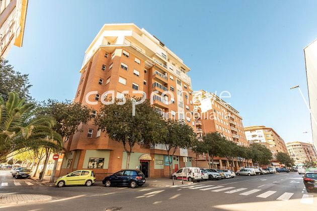 Foto 1 de Pis en venda a calle Amalio Gimeno de 4 habitacions amb terrassa i garatge