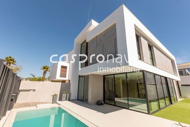 Foto 1 de Casa en venda a calle Luis Sales Boli de 3 habitacions amb terrassa i piscina