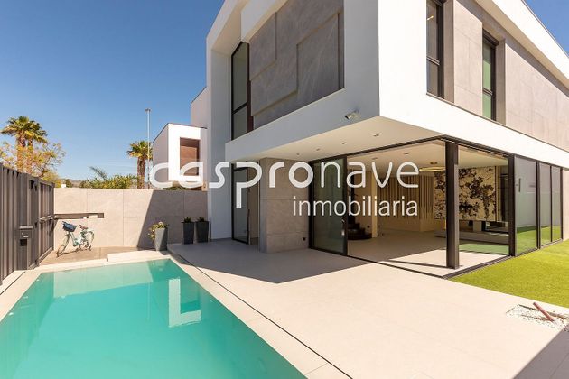 Foto 2 de Casa en venta en calle Luis Sales Boli de 3 habitaciones con terraza y piscina