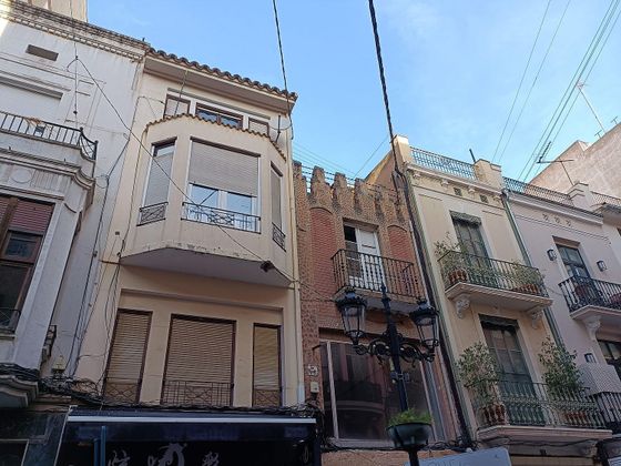 Foto 1 de Casa en venda a Centro - Castellón de la Plana de 6 habitacions amb balcó