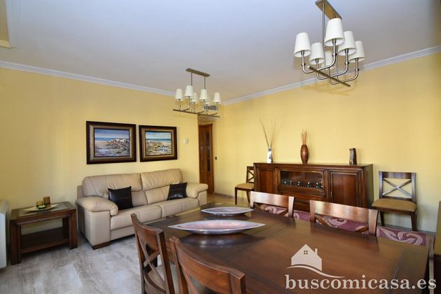 Foto 2 de Piso en venta en Linares de 3 habitaciones con balcón y aire acondicionado