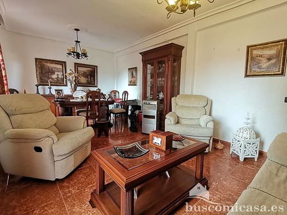 Foto 1 de Pis en venda a Linares de 5 habitacions amb terrassa i balcó