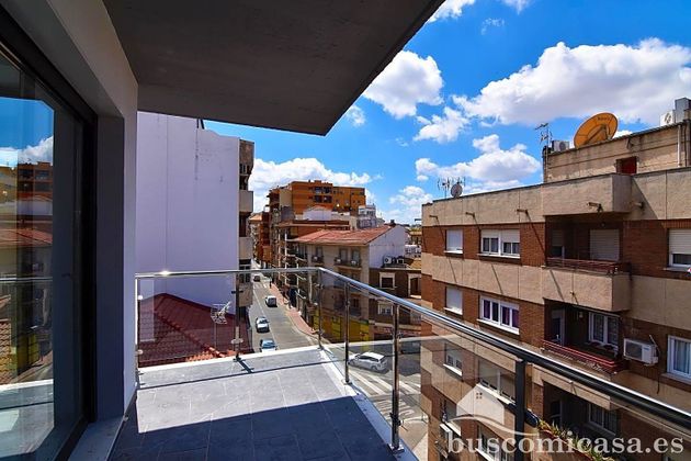 Foto 2 de Piso en venta en calle Julio Burell de 3 habitaciones con terraza y balcón