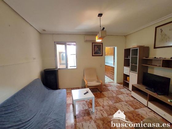 Foto 1 de Chalet en venta en Linares de 4 habitaciones con terraza y calefacción