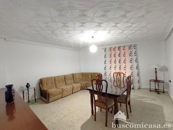 Foto 2 de Xalet en venda a Linares de 4 habitacions amb terrassa i garatge