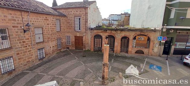 Foto 1 de Chalet en venta en Linares de 9 habitaciones con terraza y balcón