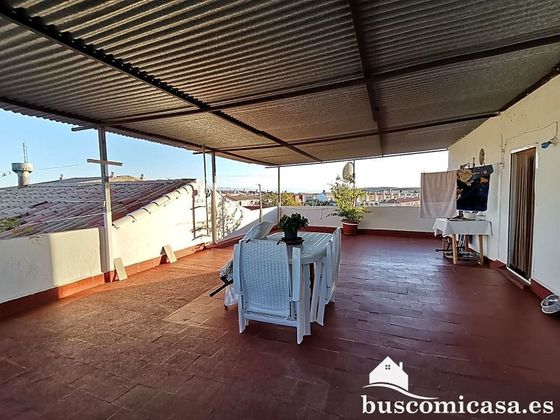 Foto 2 de Casa adosada en venta en Linares de 4 habitaciones con terraza y garaje