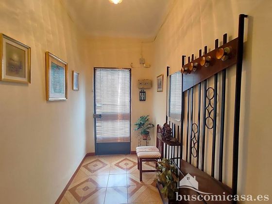 Foto 2 de Chalet en venta en Linares de 3 habitaciones con terraza y aire acondicionado