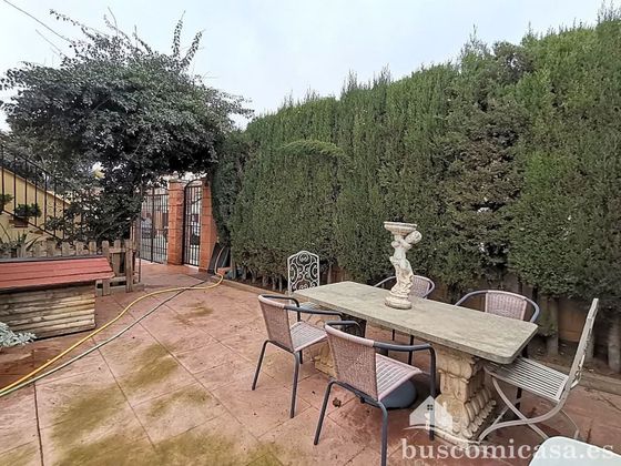 Foto 2 de Casa en venta en Linares de 4 habitaciones con terraza y garaje