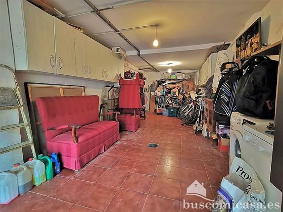 Foto 1 de Casa en venda a Linares de 4 habitacions amb terrassa i garatge