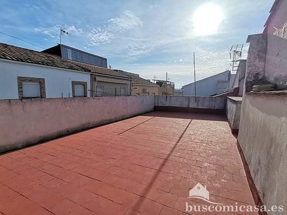 Foto 2 de Casa adossada en venda a Linares de 4 habitacions amb terrassa