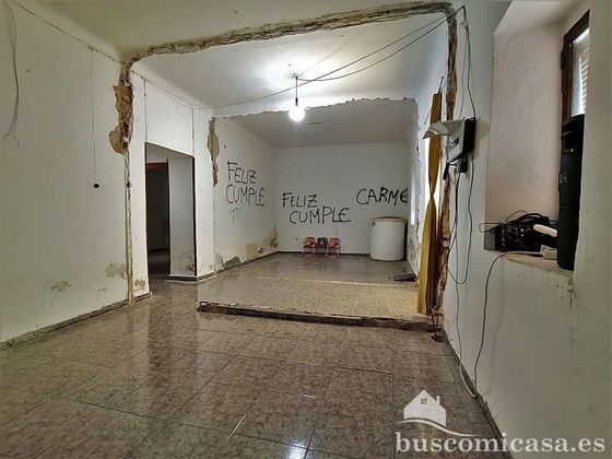 Foto 1 de Casa adossada en venda a Linares de 4 habitacions amb terrassa