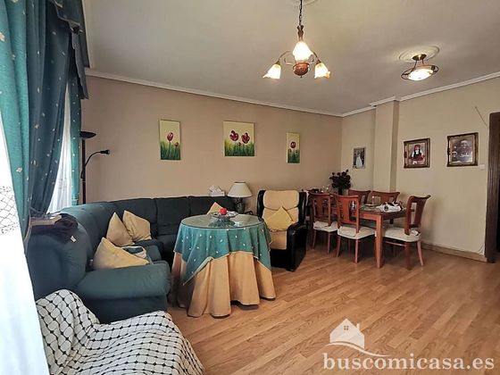 Foto 1 de Piso en venta en Linares de 3 habitaciones con balcón y aire acondicionado