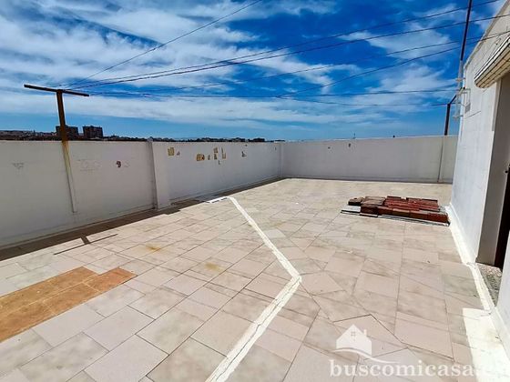 Foto 2 de Xalet en venda a Linares de 4 habitacions amb terrassa i balcó