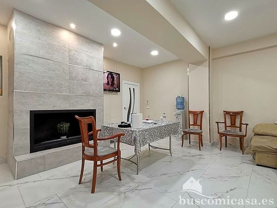 Foto 1 de Casa adossada en venda a Linares de 4 habitacions amb terrassa i piscina