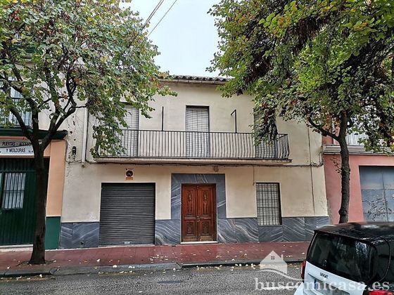 Foto 2 de Casa adossada en venda a Linares de 4 habitacions amb garatge i balcó