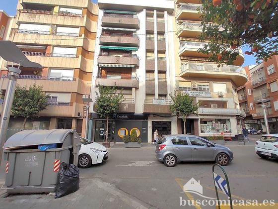 Foto 1 de Piso en venta en Linares de 4 habitaciones con balcón y aire acondicionado