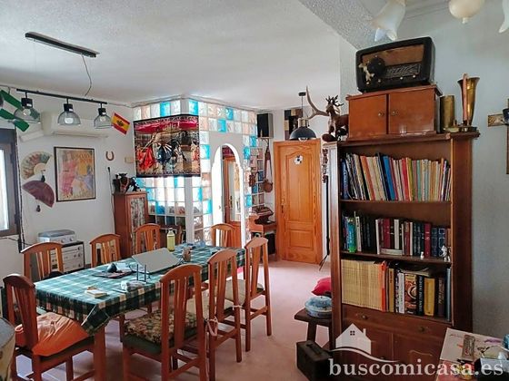Foto 2 de Chalet en venta en Guadix de 6 habitaciones con terraza y garaje