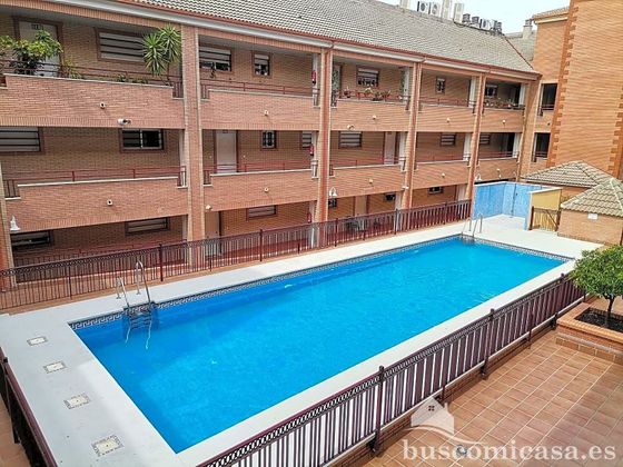 Foto 2 de Dúplex en venta en Linares de 5 habitaciones con piscina y garaje