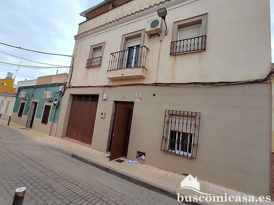 Foto 1 de Chalet en venta en Linares de 4 habitaciones con terraza y balcón
