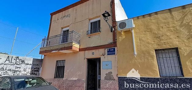 Foto 1 de Casa en venda a Linares de 3 habitacions amb terrassa